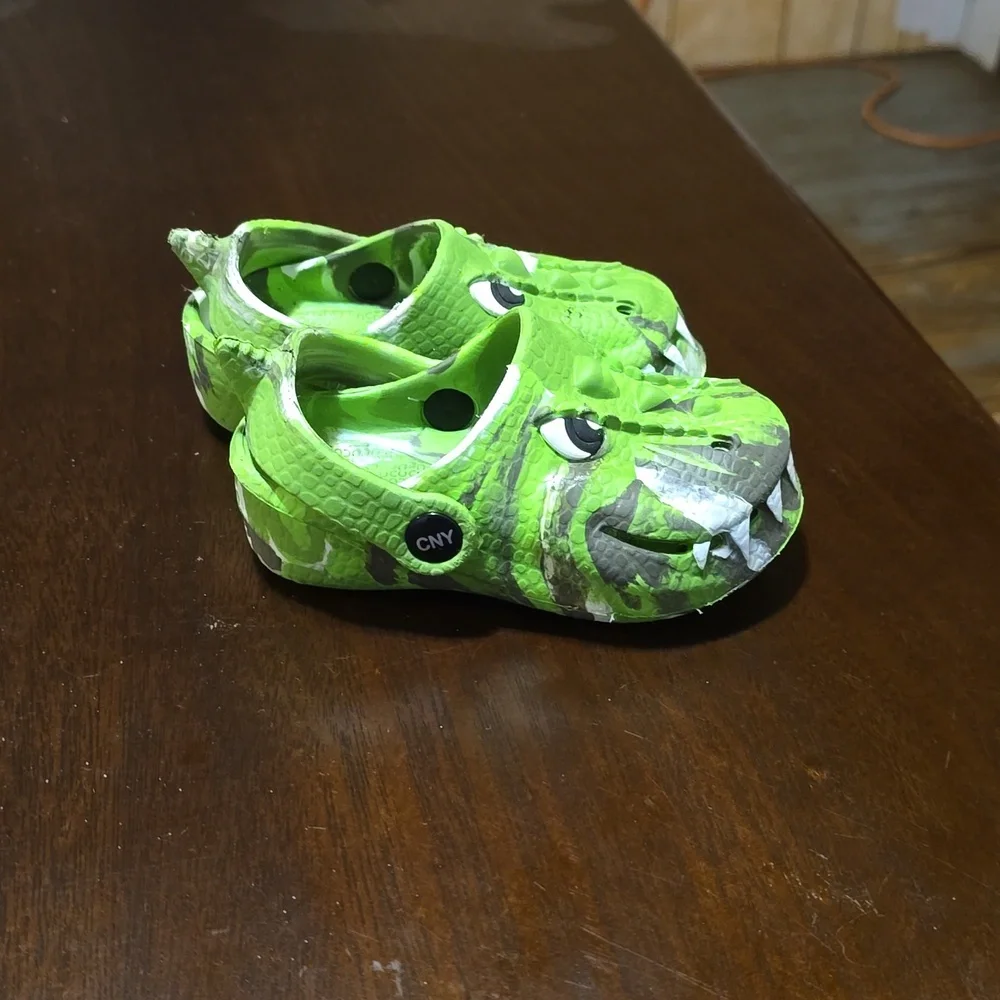 Capelli‎ New York Toddler Croc Clog slider- Alligator Size 6